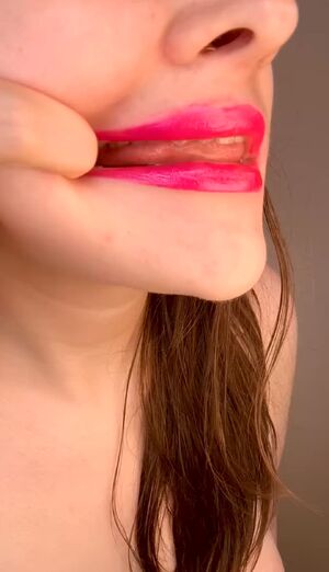 Giantess IRL 18 Years Old Drool