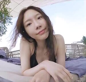 SNSD Taeyeon Swimsuit Close Up - HD