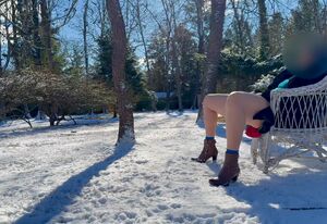 Cold & Snow Pee Peeing Piss