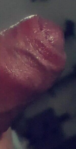 Any love for uncut cock? 😘