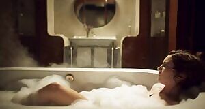 Ivana Baquero sideboob in High Seas S1E03