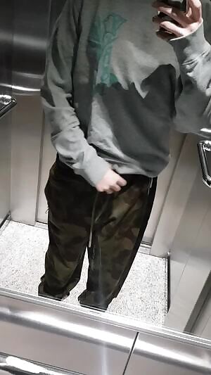 Not feeling the best so decided to pad up for going out, lucky I did because I had an accident :<