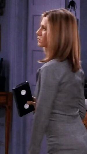 A better version of this amazing Jennifer Aniston butt gif.