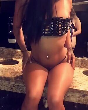 I love when girls wear their panties super high