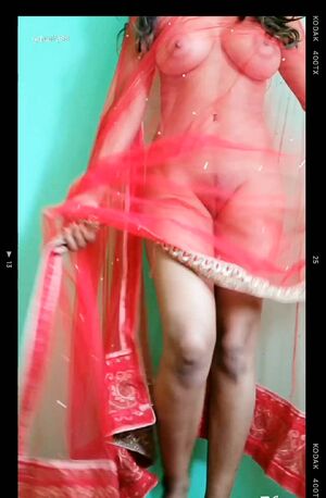 Mature Indian Natural Tits Nude Saree