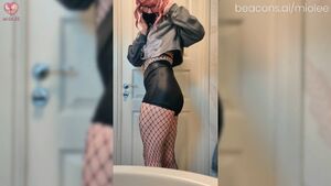 I love fucking my ass with huge toys