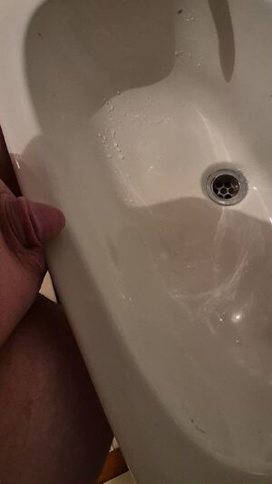 Male Pissing Cock Gay Kinky Piss