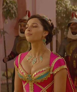 Naomi Scott's boobs looked great in Aladdin