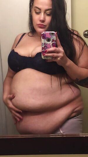 After an 11 hour 10,000 calorie binge at work, and Burger King breakfast to top it all off. 🐷 goodnight 🥰