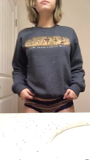 A quick titty drop and tease before my shower <3