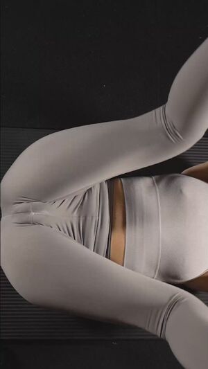 Leg Wrap Amateur Ass Big Tits