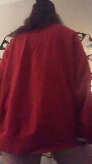 I love dancing before bed 🥰 perfect cuddling weather OC