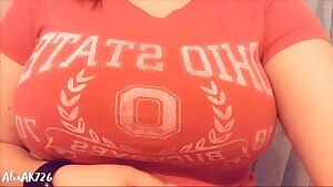 Playing with my cleavage enjoy ❤️