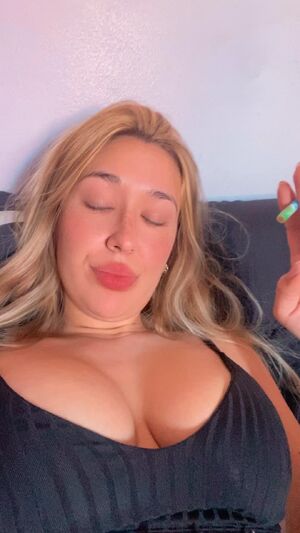 Cigar fetish Amateur OnlyFans Smoking