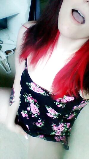 Legs spread and ready for you on ❤