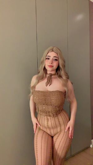 Natural Tits Amateur Cosplay Costume Curvy