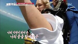 hyoyeon hug boob
