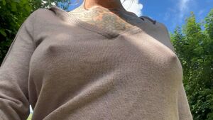 Braless Amateur Big Nipples Pokies Tits