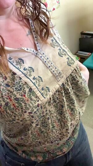 Hardly anyone in the office today. happy riday!