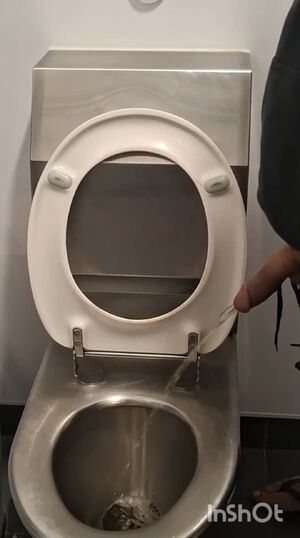 Male Pissing Amateur Homemade Piss Public