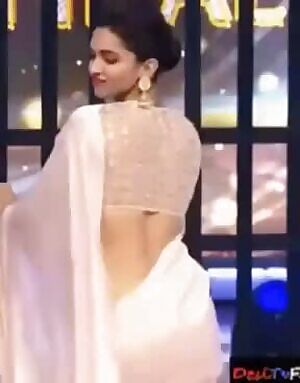 Can't get enough of Deepika.😍