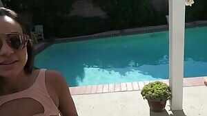 Abigail Mac surprises Vanessa Veracruz in her backyard