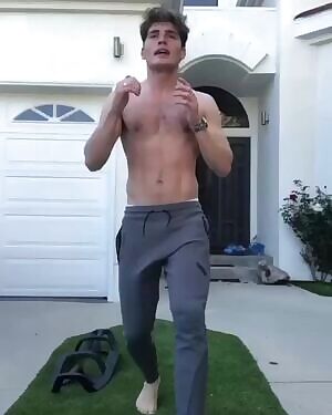 Gregg Sulkin - British Actor