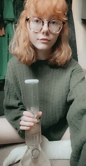 Hi riends! It’s thunder storming and I love it so so much but I have to do a ton of homework which I do not love. Anyway, here’s me in my comfy storm outfit smoking a bunch before attempting to do the impossible task that is my homework 👍🏻