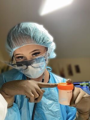 Medical Gloves Cum Doctor Domme Examination