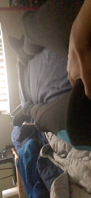 Good Morning! Wood someone mind helping me out of bed 😋