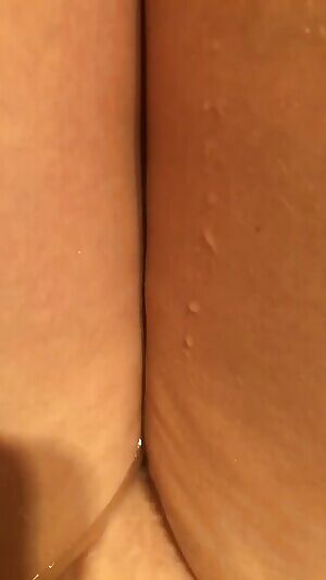 Ok ok, actual kitty in the bath now 😽