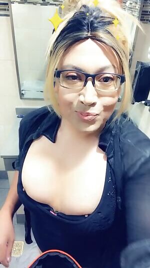 Snapchat has butt filters😂