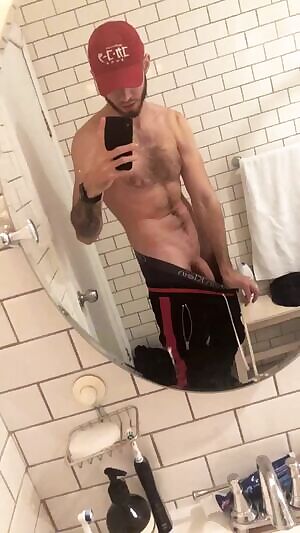 Anyone in Toronto wanna hang? 😈