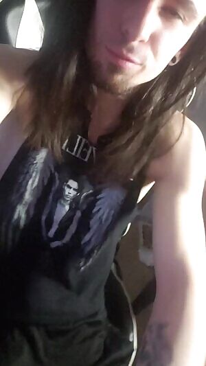 Just hanging around 😜🍆