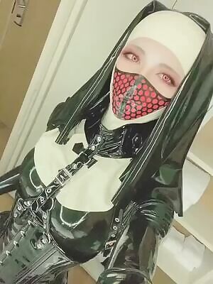 Latex nun outfit - @Rei_Dunois