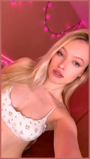 Bare Face Babe Cumshot Petite Pornstar