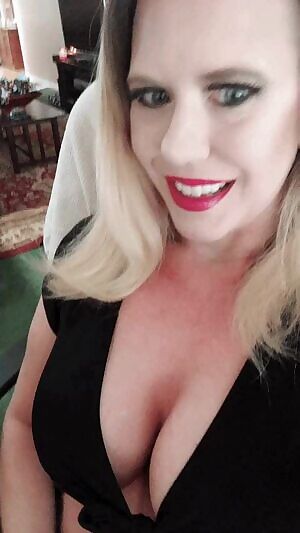 Computer work at home. Don’t get distracted.