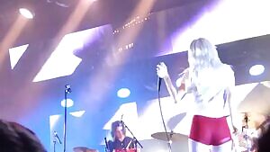 Hayley Williams Ass Jiggle