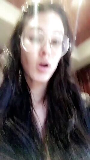 Best parts of her snap 6/1