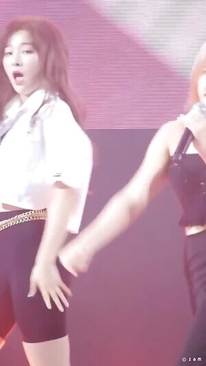 Red Velvet Seulgi - Tight