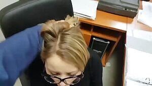 the job of an office secretary