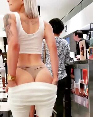 That waist to hip ratio <3