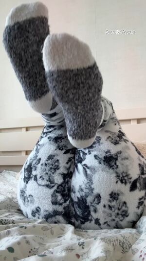 Fuzzy Socks Cum On Feet Fluffy