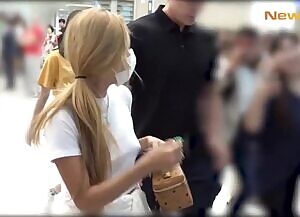 Mamamoo Hwasa joins the braless gang with her pointy nipples