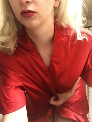 quick KIK session before bed? 💋