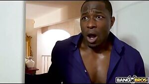 Don’t looks at us!! look at her and give us shocked. okay 😮