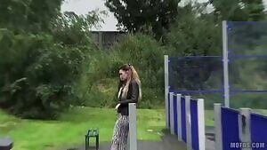 Cheating with stranger after spat with boyfriend