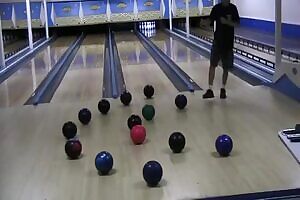 watch this and pretend that my fingers are your dick 🤤