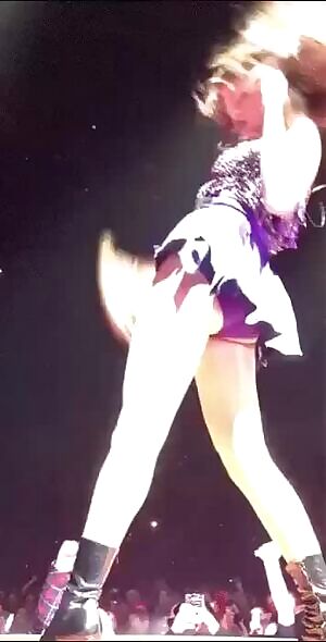 Selena Gomez bending over