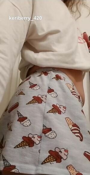 I need a tongue in there asap 37